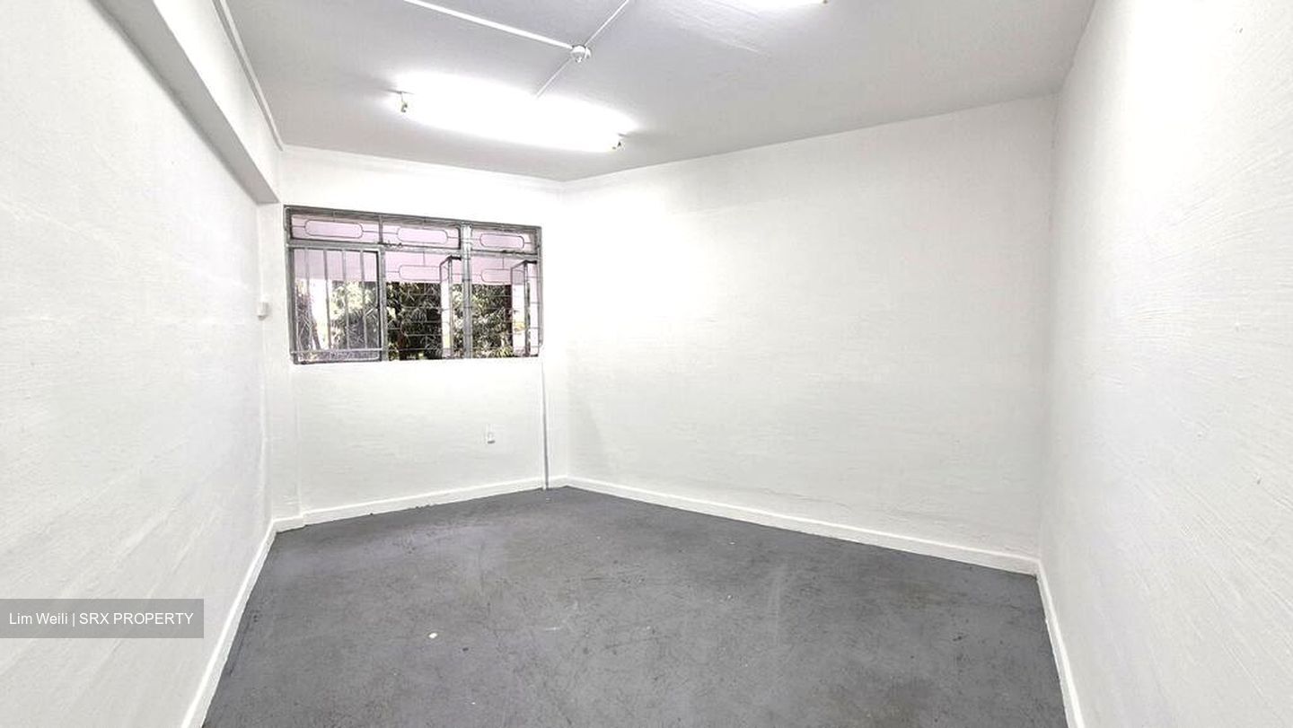 262 JURONG EAST STREET 24 (D22), Shop House #570018231